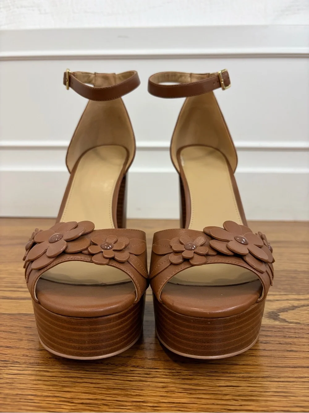 MK Flora Appliqué Tan Leather Platform Sandal (10)